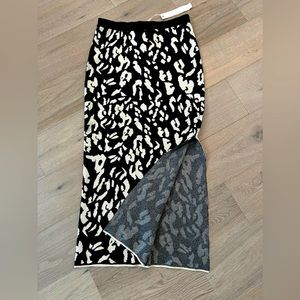 NWT Sweater skirt
